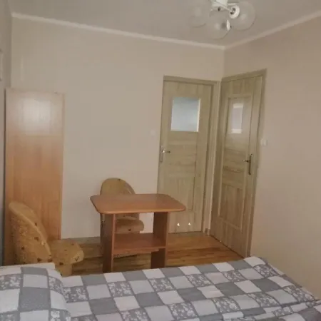 Cyprysik -pokoje Noclegowe 홈스테이 *