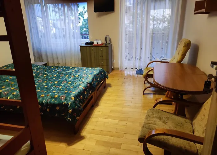 Cyprysik -pokoje Noclegowe *